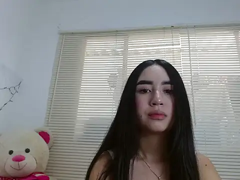 SiennaLorens online show from December 19, 2:46 pm