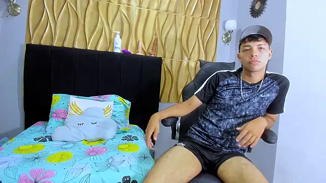 shy guy18 online show from November 28, 7:27 pm