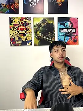 shy guy18 online show from December 4, 2:32 am