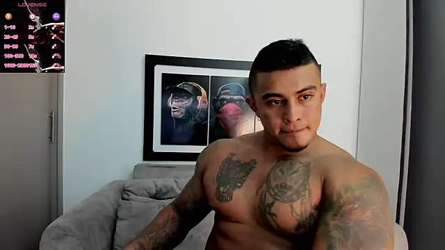 Snapshot of Maxkarther chatting on November 30, 7:51 pm Maxkarther online show from November 30, 7:51 pm