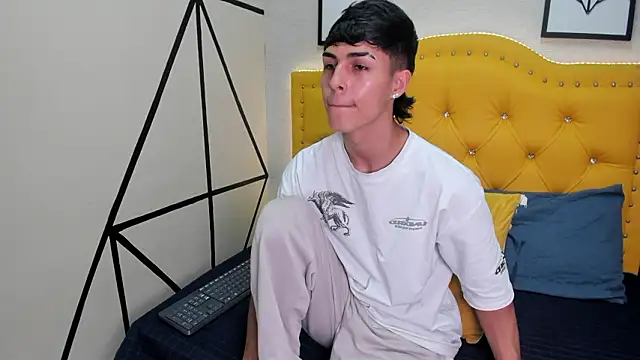 Ethan Jamees online show from February 27, 8:09 pm