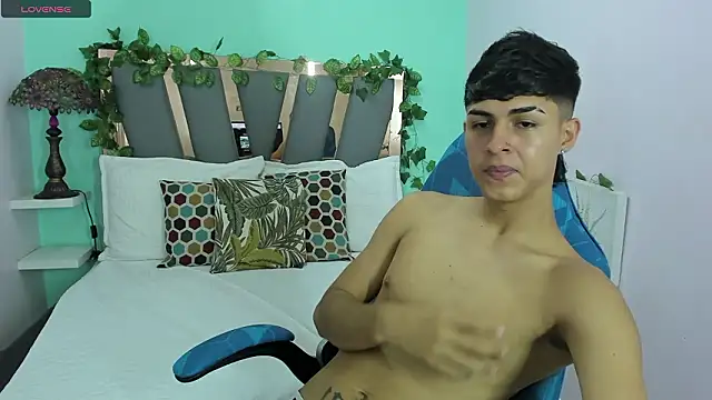 Ethan Jamees online show from March 6, 3:52 pm