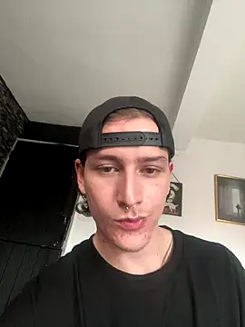 TroyBeckett online show from November 26, 10:00 pm