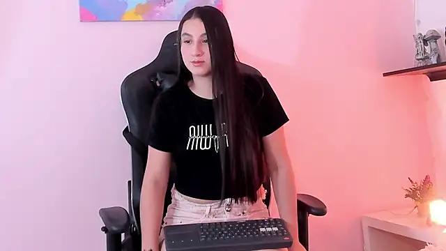 Snapshot of VictoriiaRose chatting on December 3, 7:12 pm VictoriiaRose online show from December 3, 7:12 pm