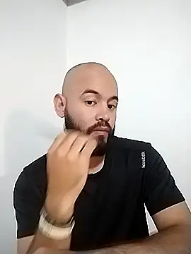 Duglass tomson online show from November 29, 6:33 pm