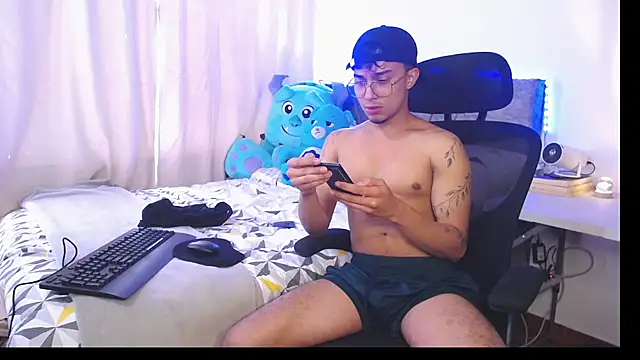 Thyler west23 online show from November 27, 3:58 pm