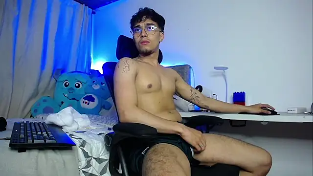 Thyler west23 online show from December 2, 3:34 am