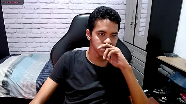 not4work online show from March 15, 2:39 am