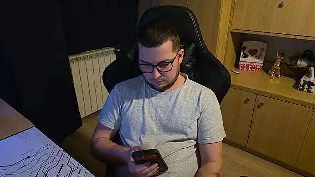 kevinnlovelly online show from February 5, 2:16 am