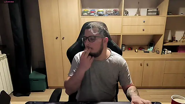 kevinnlovelly online show from April 3, 4:38 pm