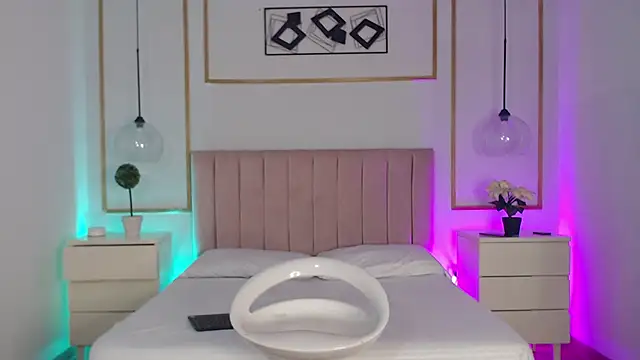 IsabellaCherryX online show from November 30, 4:05 am