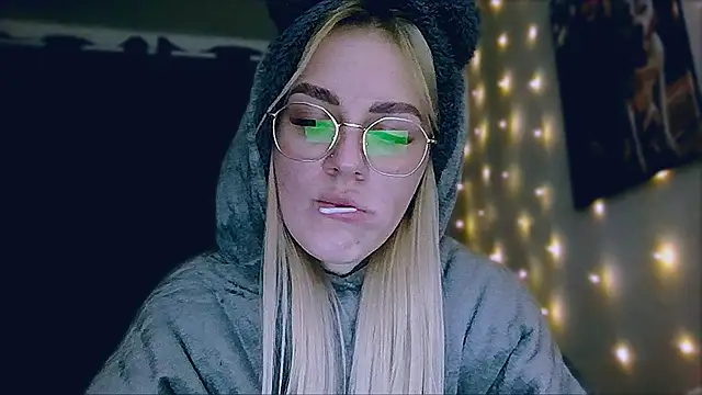 Whitehex666 online show from January 18, 7:06 pm