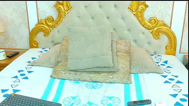 ScarletBenson online show from December 4, 1:20 pm