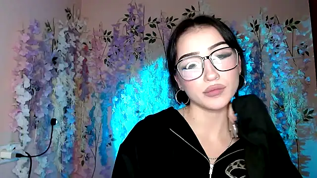 Snapshot of Sweeet_Sss chatting on November 28, 3:25 pm Sweeet Sss online show from November 28, 3:25 pm