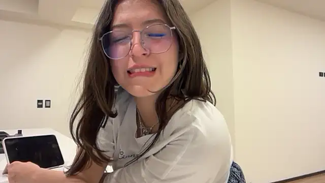 Alicatcua  online show from June 23, 1:58 am