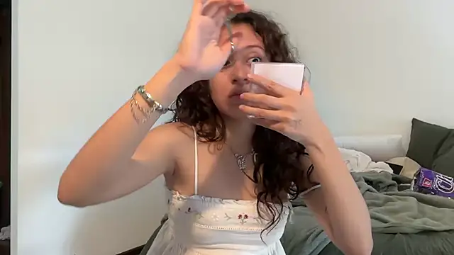 Alicatcua  online show from June 24, 6:51 pm