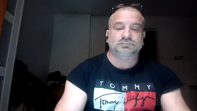 Mauro7788 online show from May 2, 7:52 pm