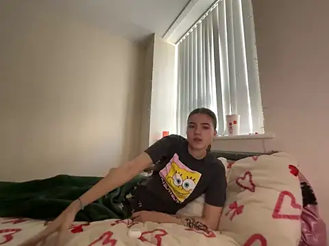 Snapshot of lucyx_xx chatting on February 24, 4:05 pm lucyx xx online show from February 24, 4:05 pm