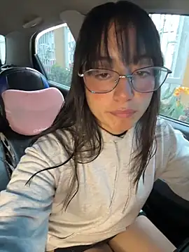 Mia fiire online show from December 20, 7:10 pm