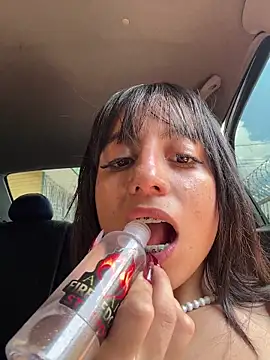 Mia fiire online show from February 27, 7:14 pm