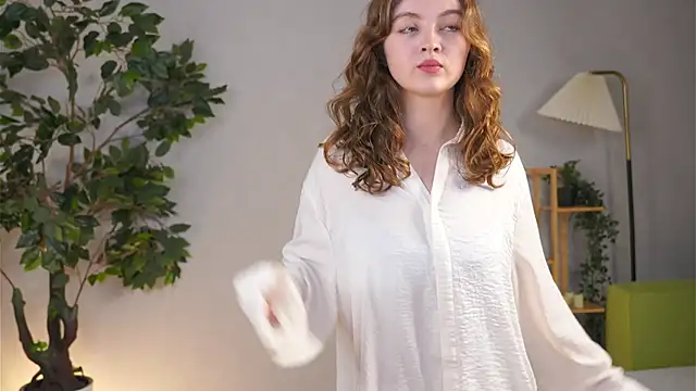 MarilynDibartolo online show from December 3, 7:01 pm