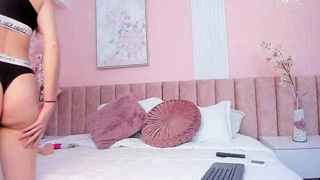 SashaBlake  online show from December 4, 12:20 am