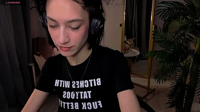 Lis Batsy online show from November 30, 5:55 am