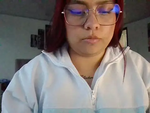 Snapshot of Lucy150524 chatting on November 27, 10:34 pm Lucy150524 online show from November 27, 10:34 pm