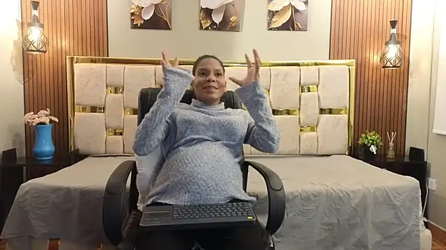  Caroline34 online show from April 23, 10:47 am