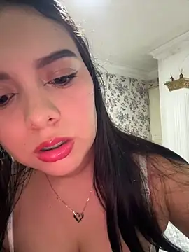 sweet ruby  online show from June 15, 1:41 am
