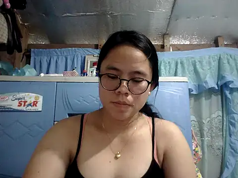 xxdreamgirl69 online show from June 26, 5:12 am