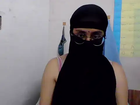 Snapshot of babyshallu05 chatting on November 30, 11:36 am babyshallu05 online show from November 30, 11:36 am