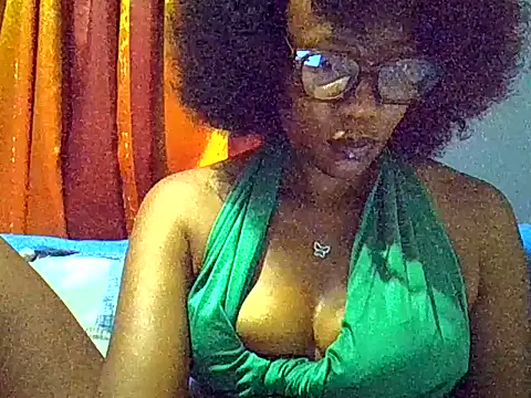 PreettyTee online show from July 24, 10:08 pm