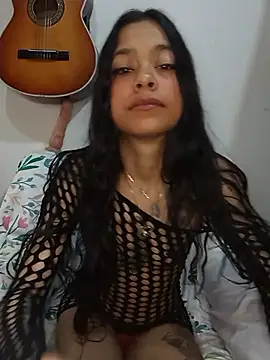 Emma Everett online show from December 3, 1:31 pm