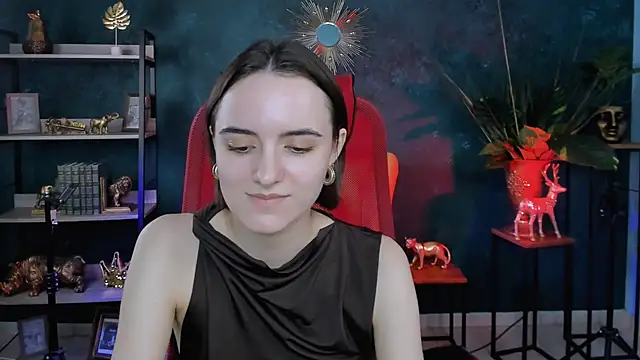 KateWillows online show from April 24, 7:44 am