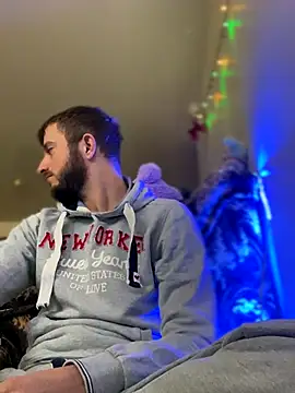 Snapshot of Grek32X chatting on December 2, 7:14 am Grek32X online show from December 2, 7:14 am