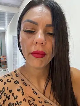 SofhiaTaylor online show from December 15, 2:54 pm