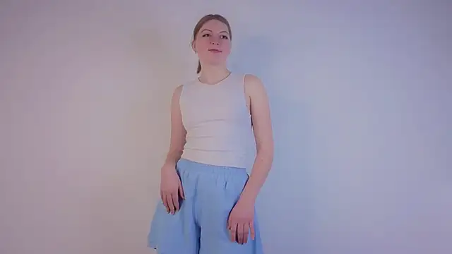 VerllineUrquidez online show from December 4, 1:15 am