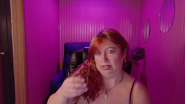 Snapshot of MilfArlet chatting on June 2, 1:46 pm MilfArlet online show from June 2, 1:46 pm