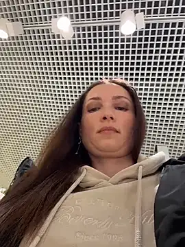 ZaraHill online show from December 3, 3:58 am