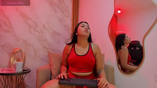 karen sweet93 online show from December 3, 11:30 am