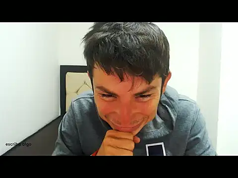 Snapshot of albeirothh chatting on December 3, 3:58 am albeirothh online show from December 3, 3:58 am