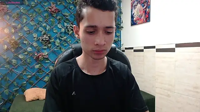 LucassSmith11 online show from December 19, 11:50 am