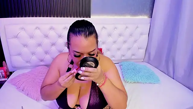 MHONIKBELUCCI online show from January 17, 11:04 am