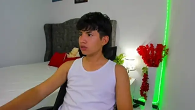 Mikke18 online show from February 1, 4:44 am