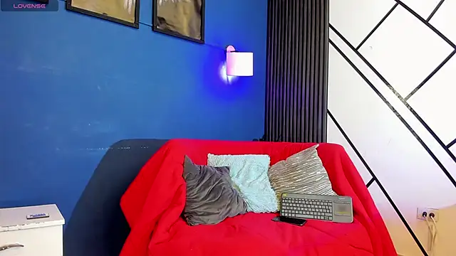 Sky Rivers online show from December 2, 3:34 am