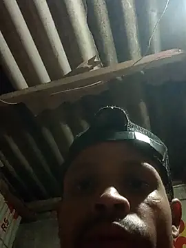 Snapshot of Macelo12q chatting on February 12, 5:35 am Macelo12q online show from February 12, 5:35 am