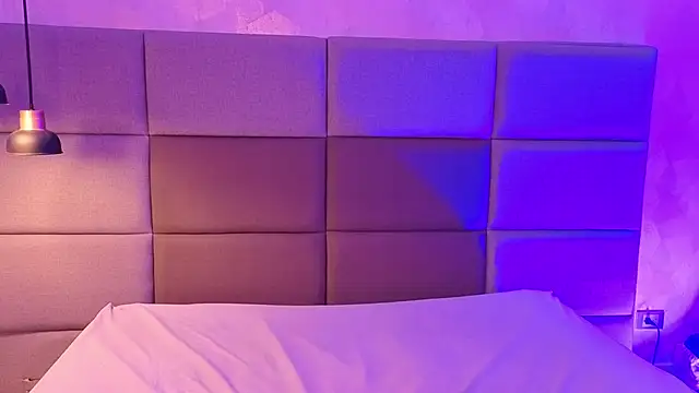 Emily luve online show from March 14, 7:30 pm