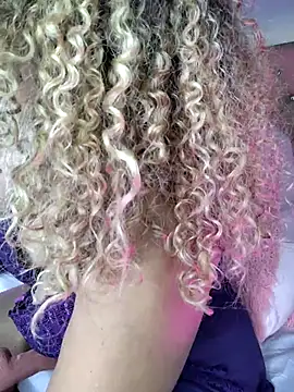 BonnieRitz online show from December 15, 9:02 am