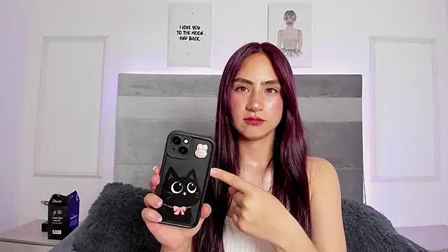 Snapshot of Luu_angel_ chatting on December 1, 10:26 pm Luu angel online show from December 1, 10:26 pm